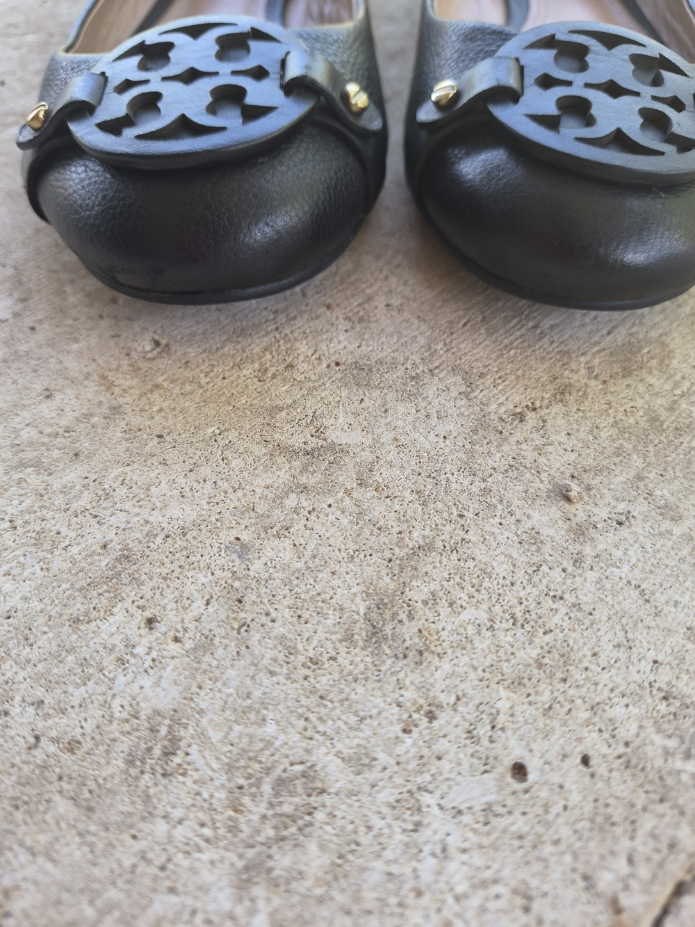 Tory Burch Black Pebbled Leather Logo Ballet Flats Size 8.5 - Picture 3 of 12